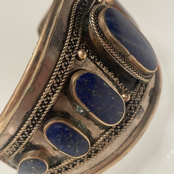 HUGE FOOLS GOLD LAPIS LAZULI COIN SILVER WIDE CUFF VINTAGE BRACELET - Picture 3 of 6